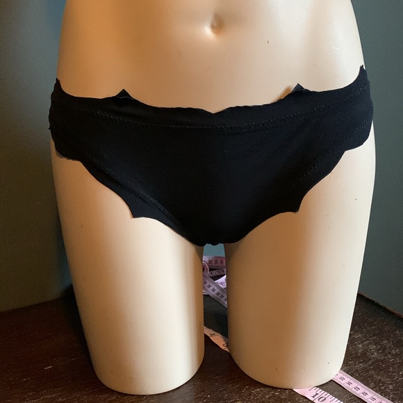 BOYS + ARROWS black bikini - Picture 6 of 16